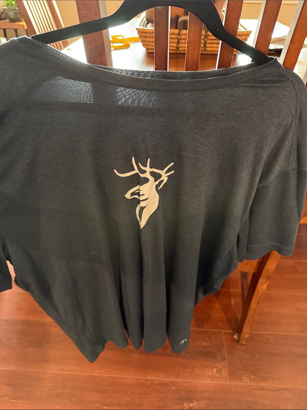 Men's Dark Gray Short-Sleeve Shirt with Stag Logo Deerwood